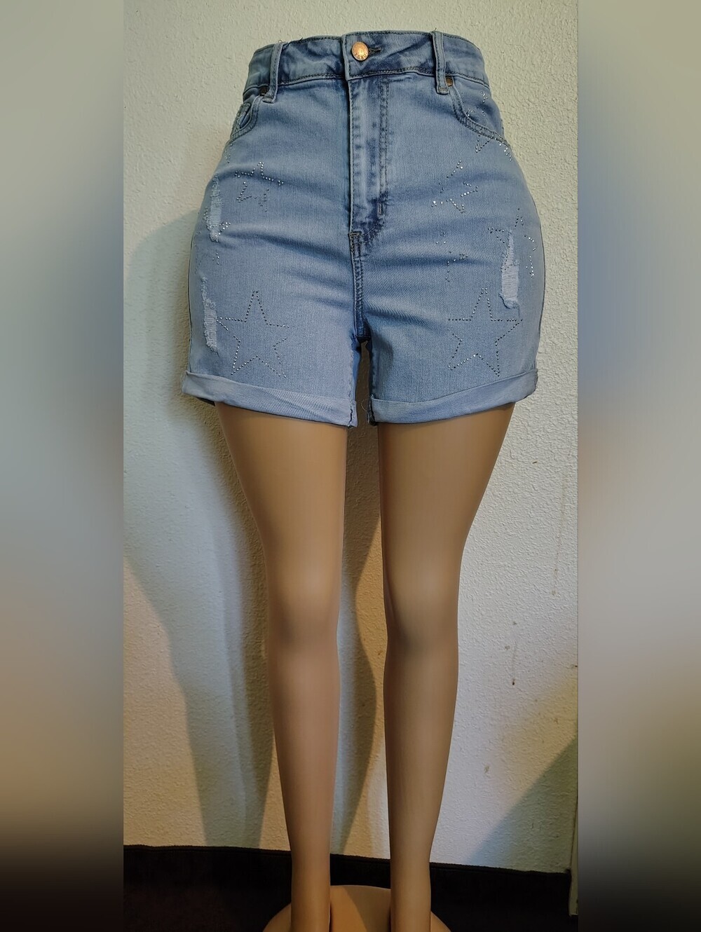 The Style Between Us Star Rhinestone Light Wash Distressed Denim Shorts Women 16